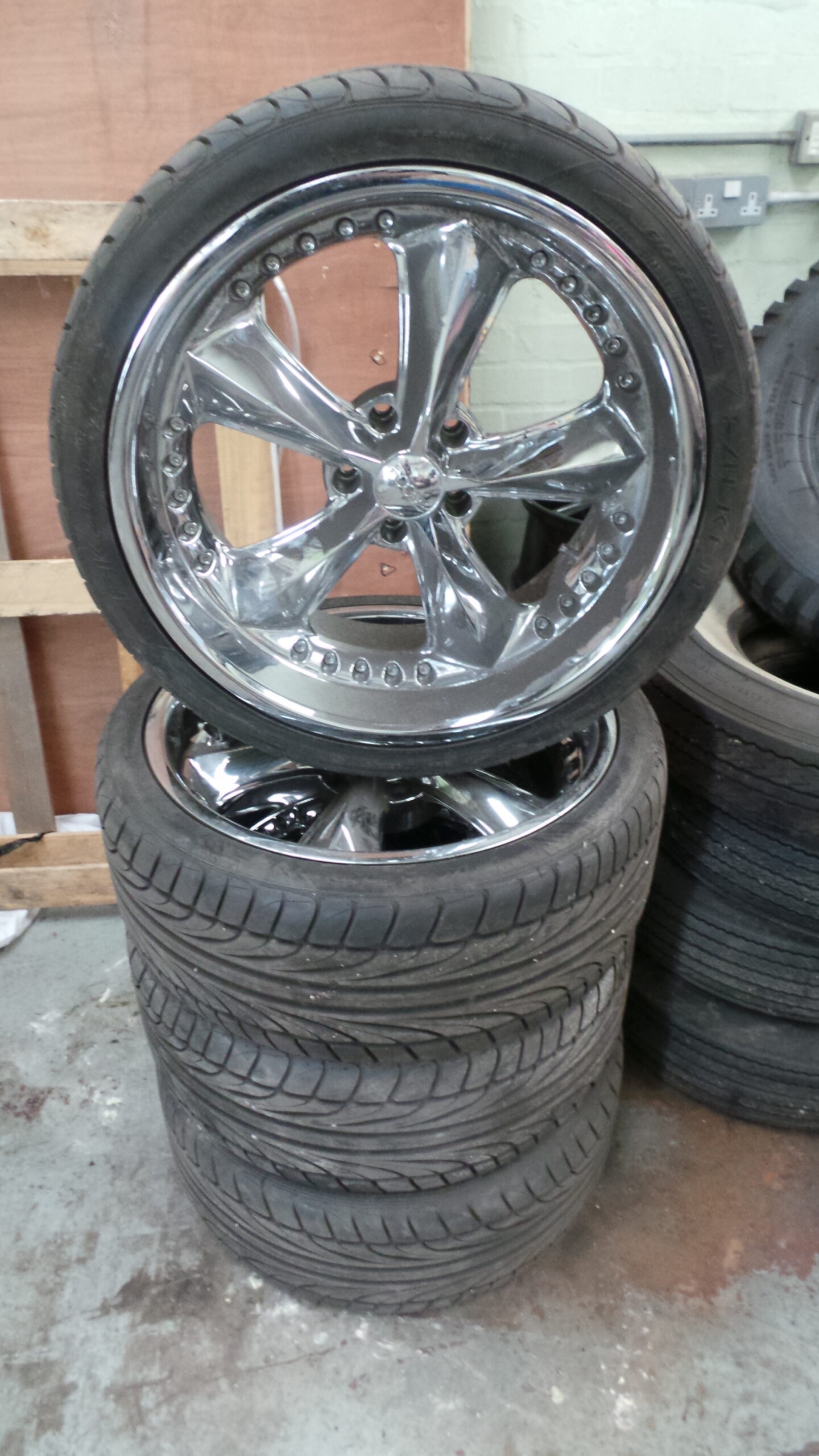 20 inch Foose Chrome Wheels and Tyres Jack's For All Trades